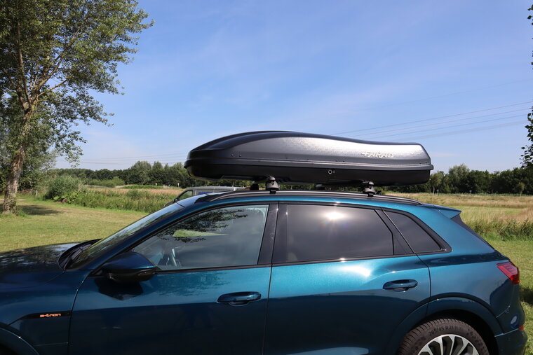 Dakkoffer Marlin N7 Zwart Mat Farad 680 liter